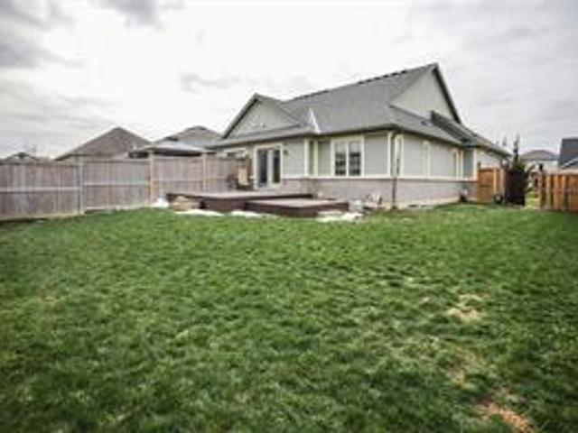 105 ANASTASIA Boulevard