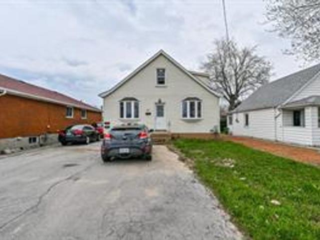 15 PARKDALE Avenue S