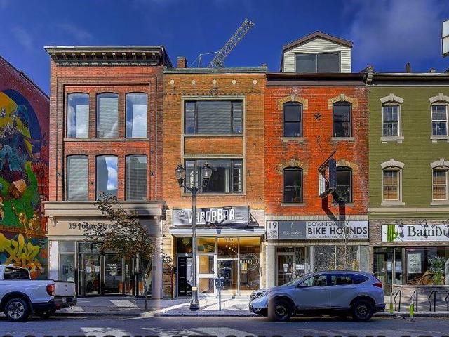 17 JOHN Street N