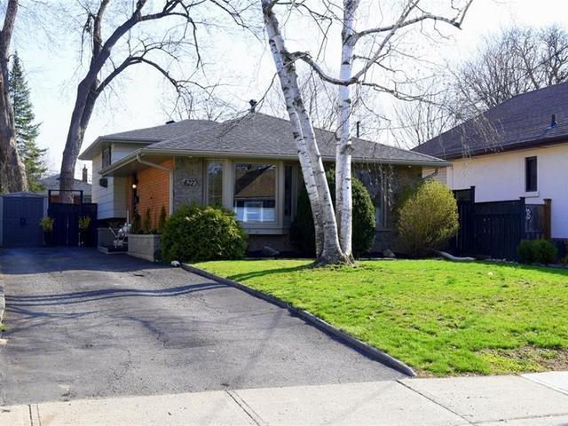 427 SENECA Avenue