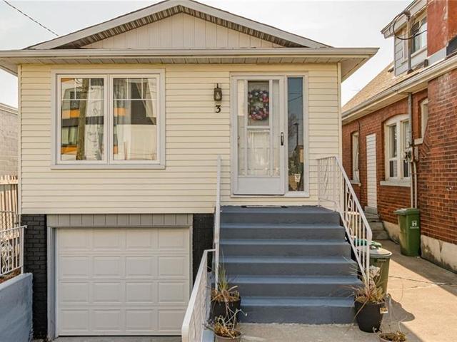 3 CROSTHWAITE Avenue S