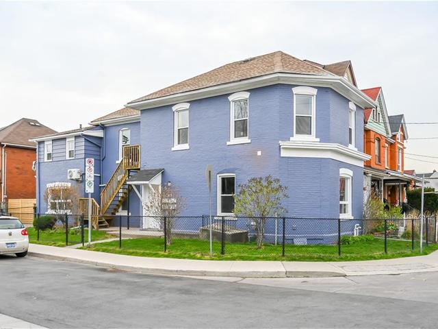 1 - 262 Robert Street