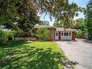 17 SPRINGSIDE Drive