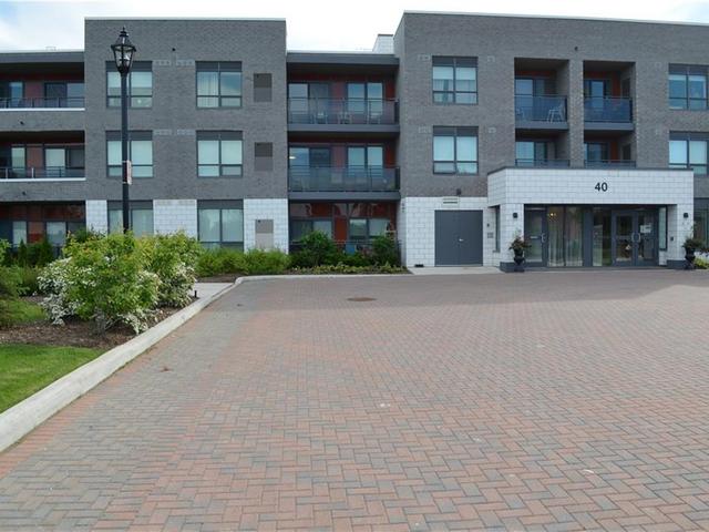 301 - 40 Via Rosedale Way