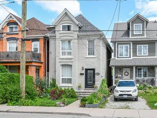 364 JOHN Street N