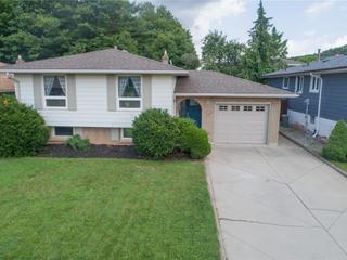 4 VANDERWOOD Court