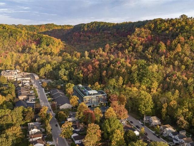 302 - 24 Brock Street N