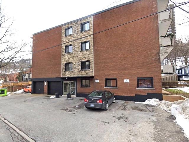 170 CHARLTON Avenue E