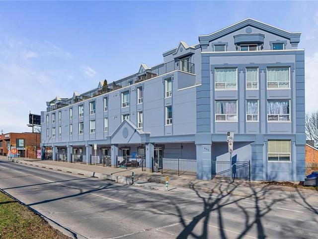 309 - 400 YORK Boulevard