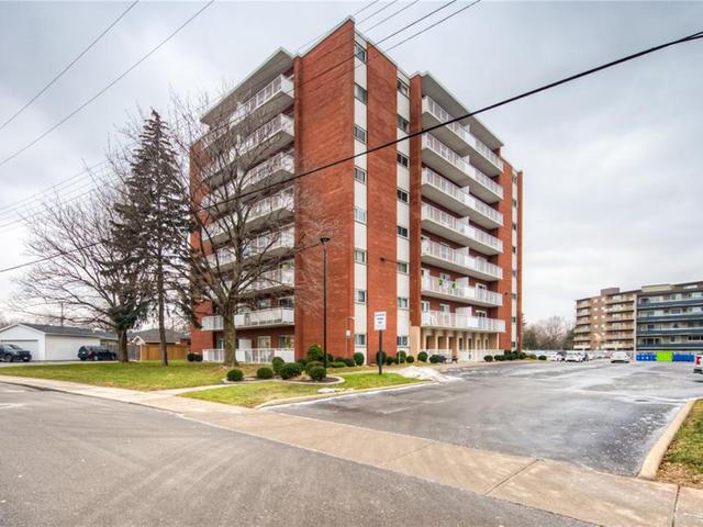 103 - 10 WOODMAN Drive S