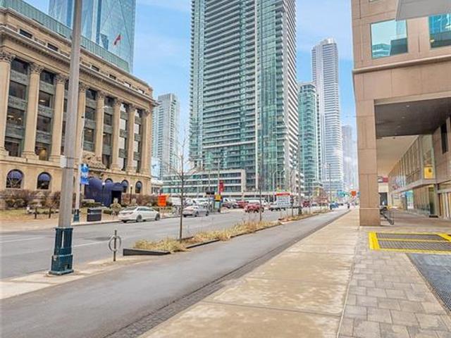 5102 - 33 Bay Street