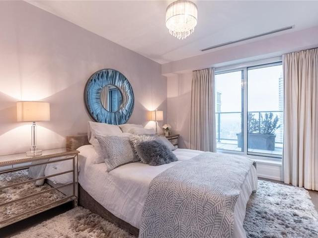 5102 - 33 Bay Street