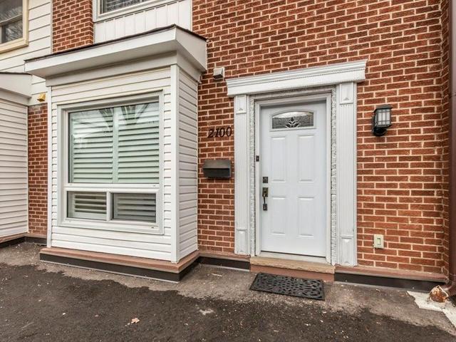 2100 Lakeshore Road W