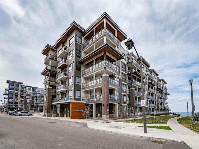 310 - 10 Esplanade Lane