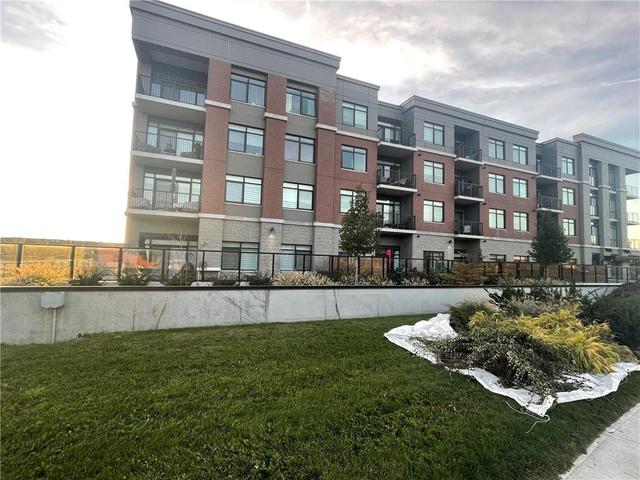 206 - 1 REDFERN Avenue