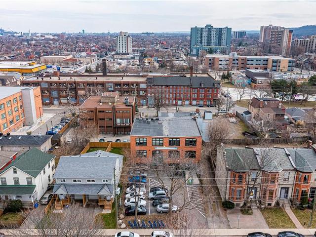 126 CATHARINE Street N