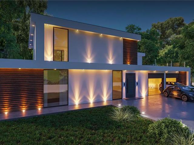 1470 Pinetree Crescent