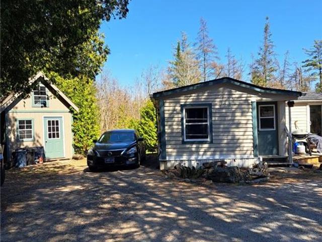 33 - 1085 10th Conc Road W