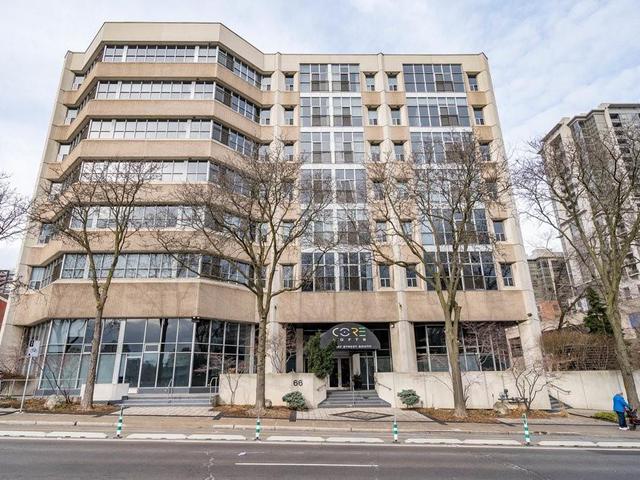 601 - 66 Bay Street S