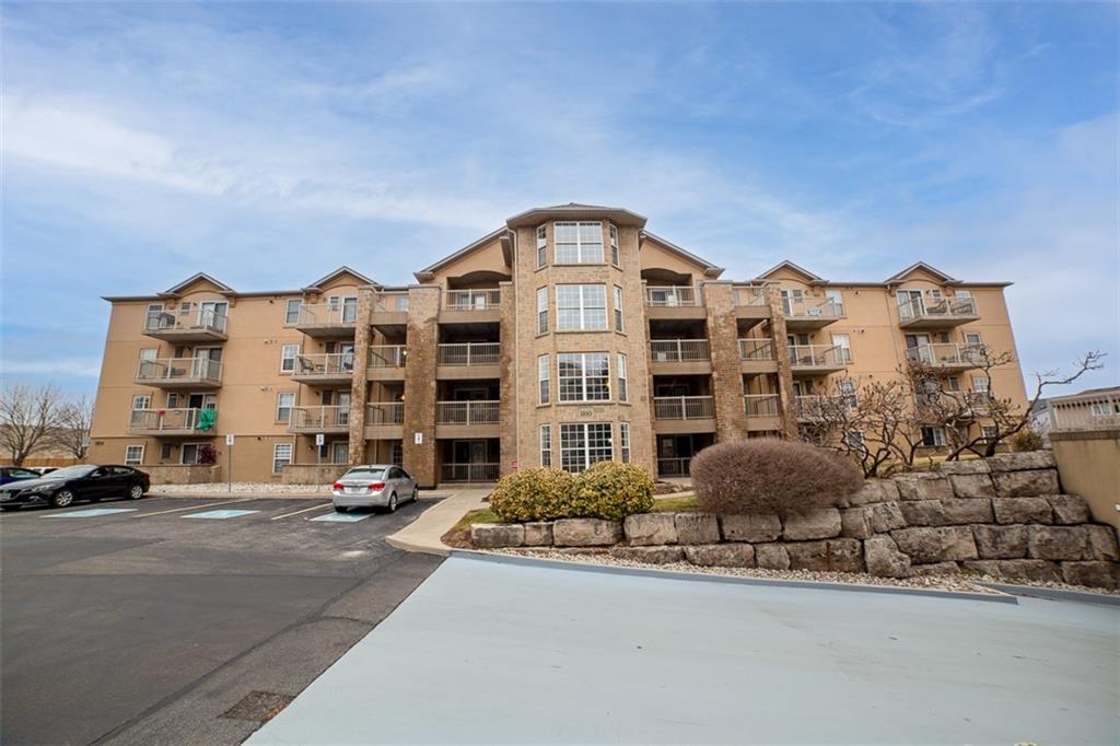 103 1810 Walkers Line, Burlington Sold, H4154097 Condos.ca