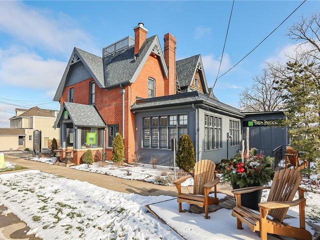 Upper - 13 MOUNTAIN Street