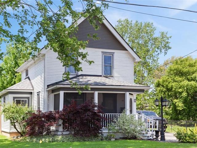 86 Erie Street
