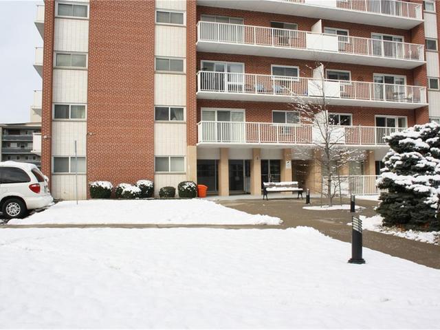707 - 8 WOODMAN Drive S