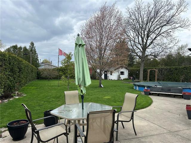 302 HAWKRIDGE Avenue