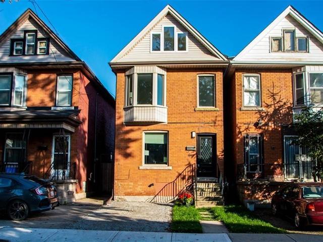 61 Strathcona Avenue S