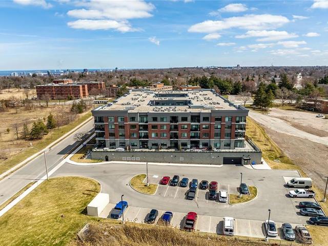 403 - 1 Redfern Avenue