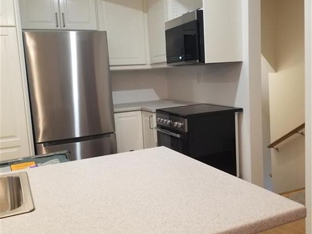 Ground Floor - 15 MELROSE Avenue N