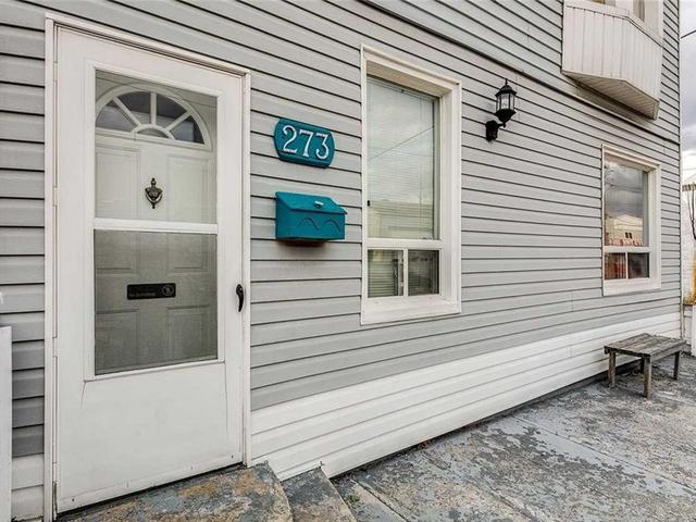 1 - 273 ROSSLYN Avenue N