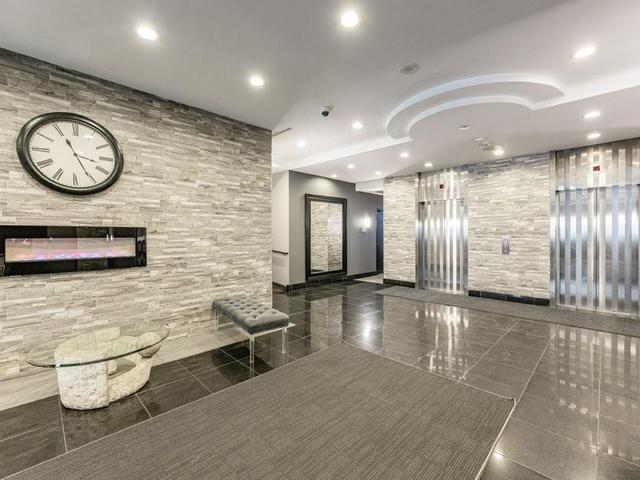 1115 - 135 James Street S