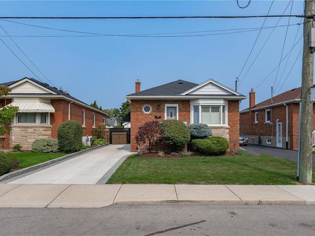 LOWER LEVEL - 765 QUEENSDALE Avenue E