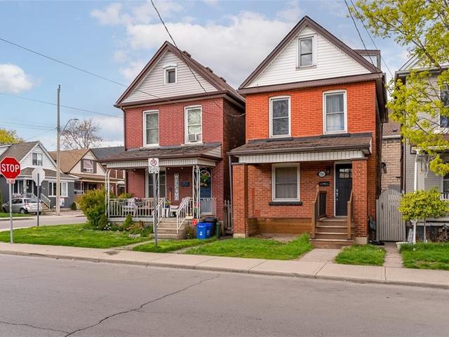 123 Lottridge Street