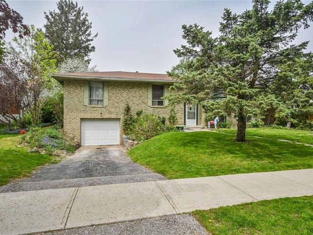 92 FARRINGFORD Drive