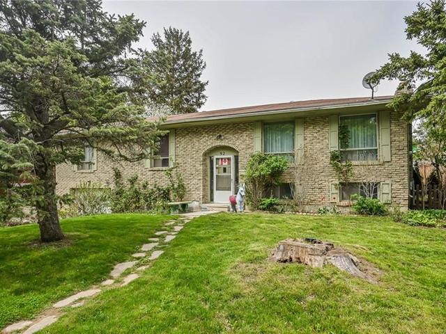 92 FARRINGFORD Drive