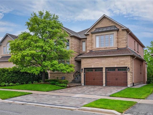 1528 Pinery Crescent