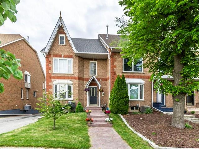 30 WATERFORD Crescent