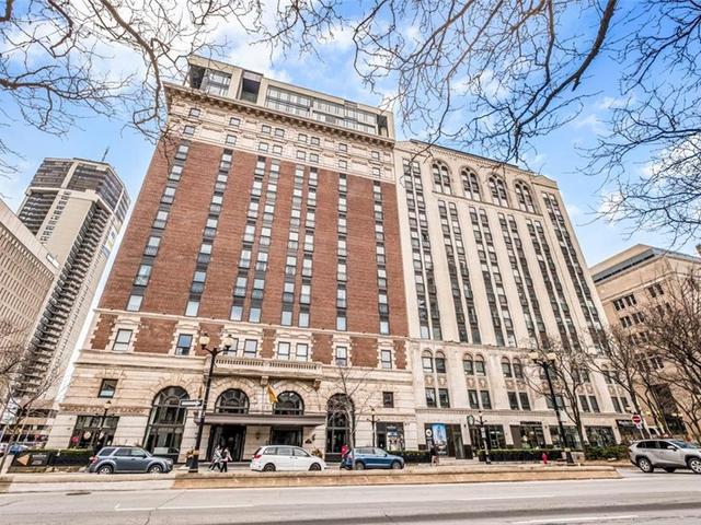 712 - 112 King Street