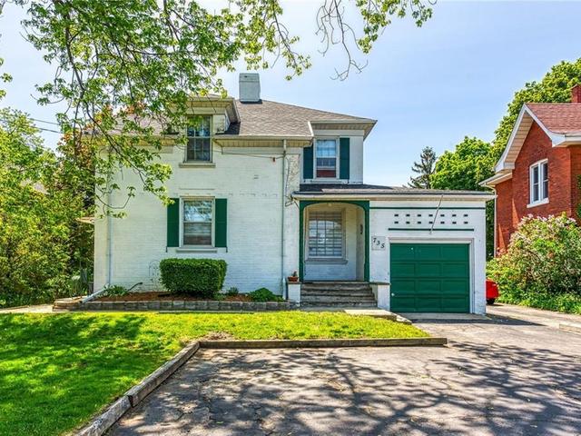 735 COLBORNE Street E