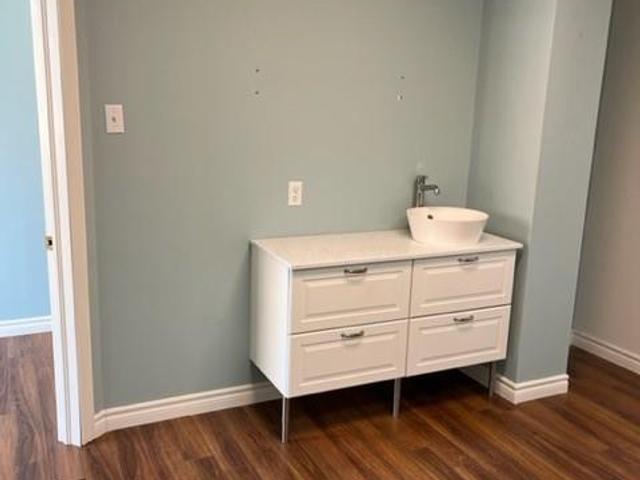 202B - 1685 MAIN Street W