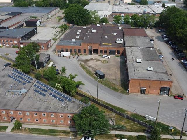 22 - 111 SHERWOOD Drive