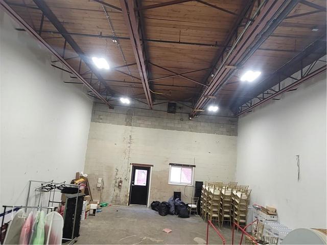 22 - 111 SHERWOOD Drive