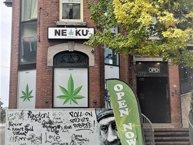 38 HESS Street S