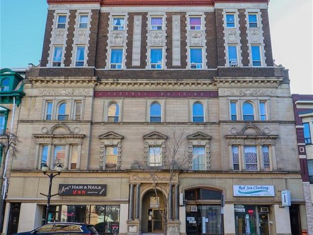 557 - 72 JAMES Street N