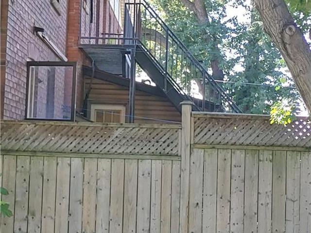 531 WENTWORTH Street N