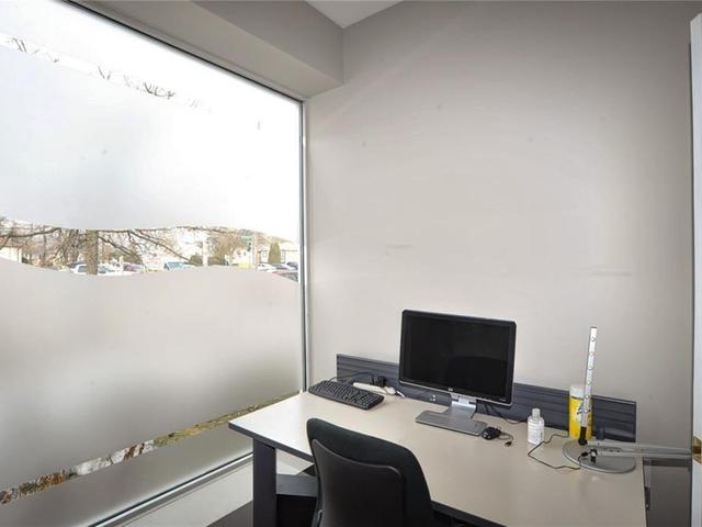 940 Queensdale Avenue E