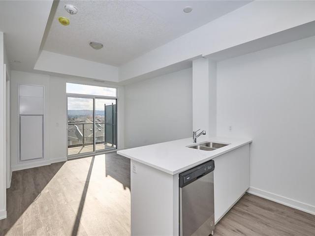 604 - 600 North Service Road, | Sold, H4178644 | Condos.ca