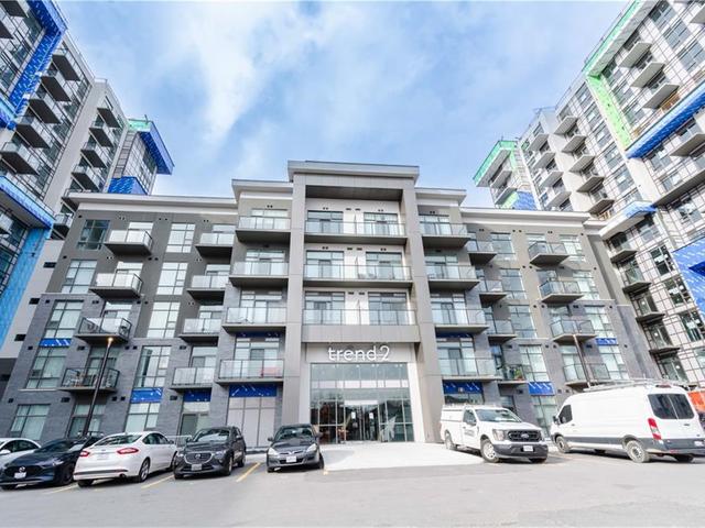 814 - 460 Dundas Street E